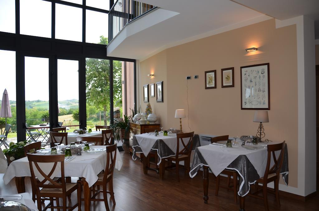 Cascina Castagneto Hotel CastellʼAlfero Buitenkant foto