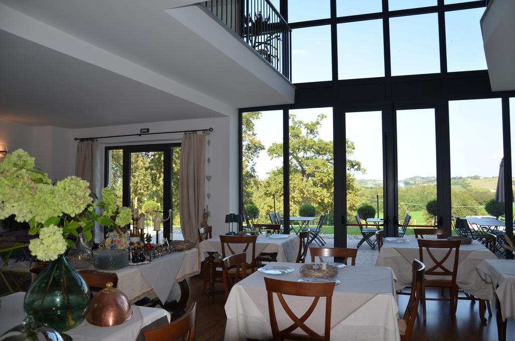 Cascina Castagneto Hotel CastellʼAlfero Buitenkant foto