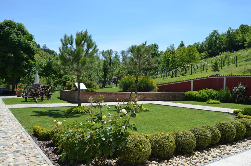 Cascina Castagneto Hotel CastellʼAlfero Buitenkant foto