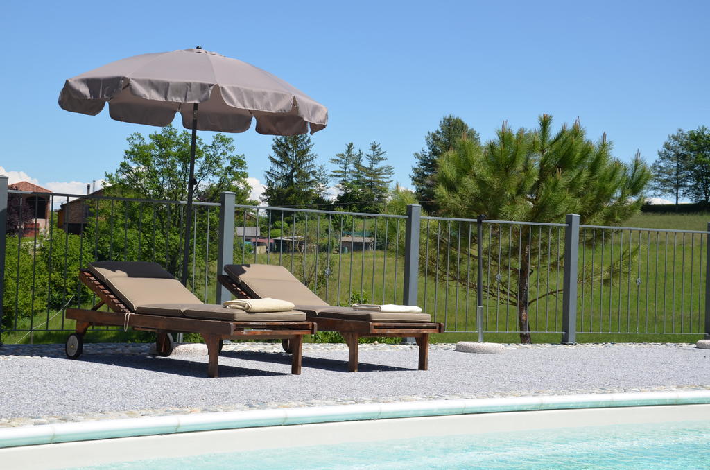 Cascina Castagneto Hotel CastellʼAlfero Buitenkant foto
