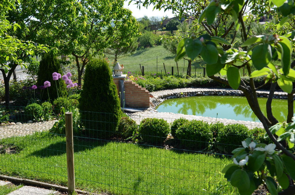 Cascina Castagneto Hotel CastellʼAlfero Buitenkant foto