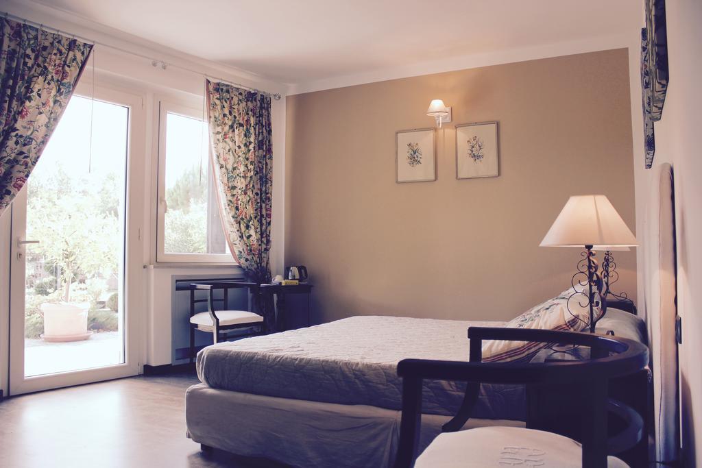 Cascina Castagneto Hotel CastellʼAlfero Buitenkant foto