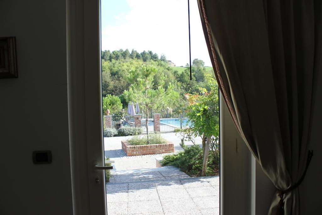 Cascina Castagneto Hotel CastellʼAlfero Buitenkant foto
