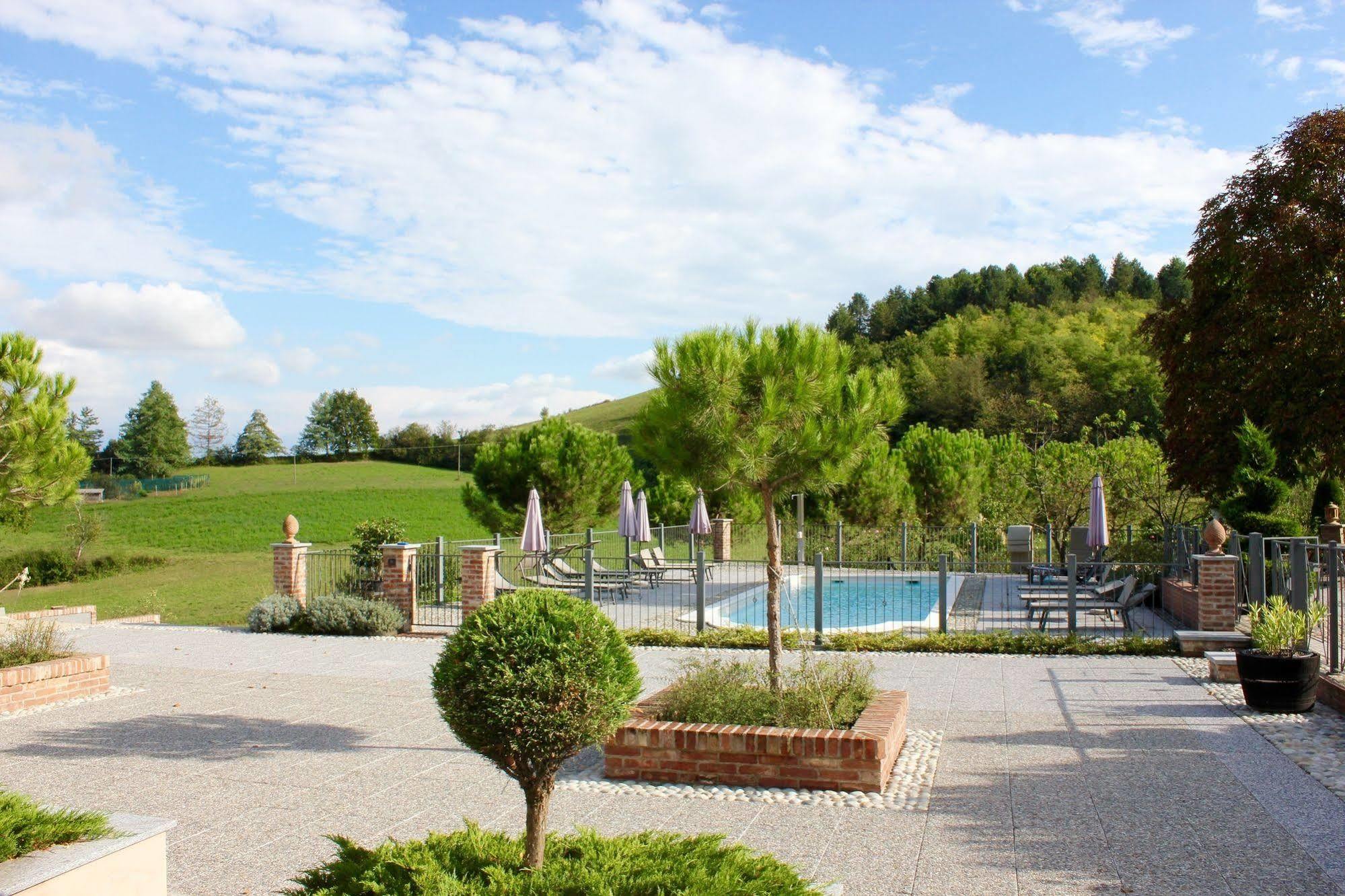 Cascina Castagneto Hotel CastellʼAlfero Buitenkant foto