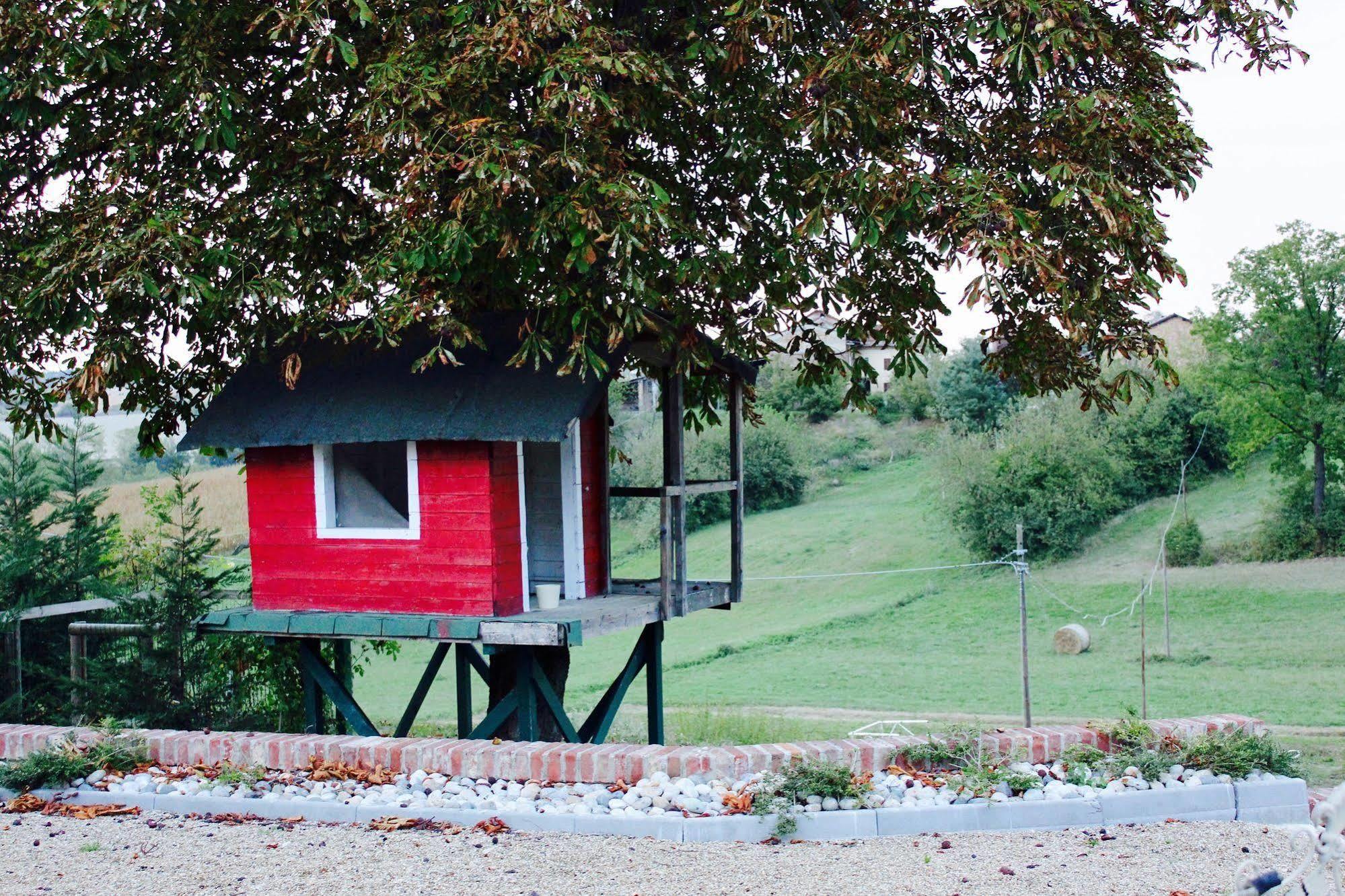 Cascina Castagneto Hotel CastellʼAlfero Buitenkant foto