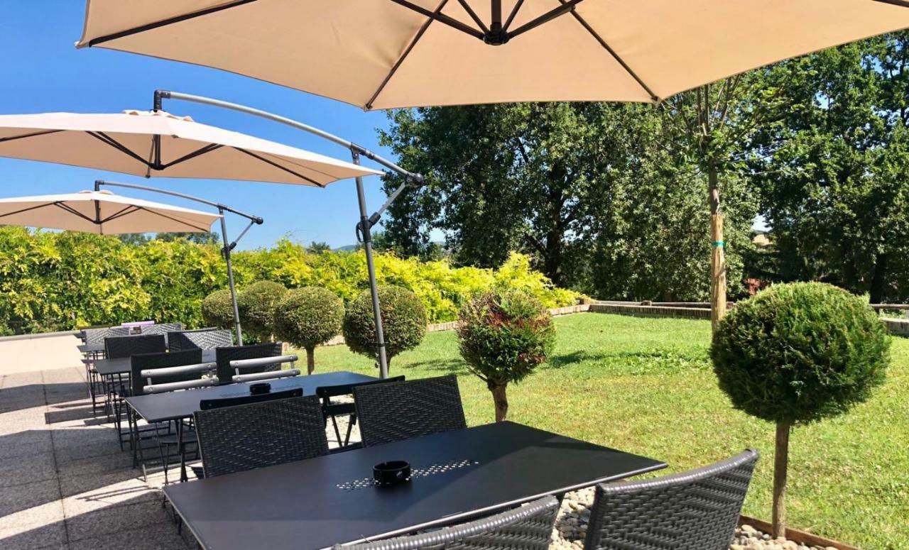 Cascina Castagneto Hotel CastellʼAlfero Buitenkant foto